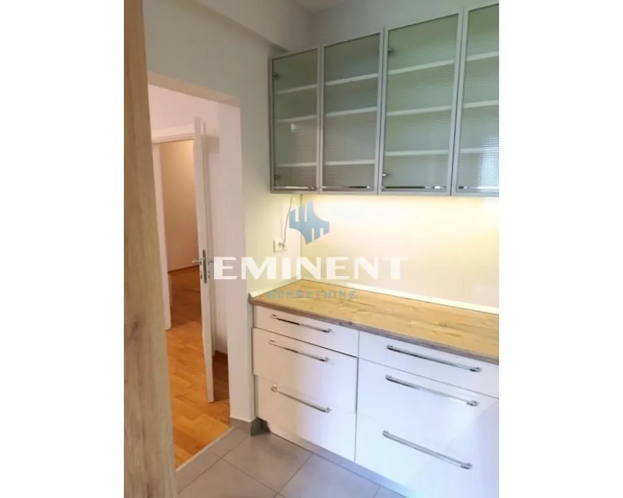 Prodaja, trosoban stan, 81m², Ada, Beograd