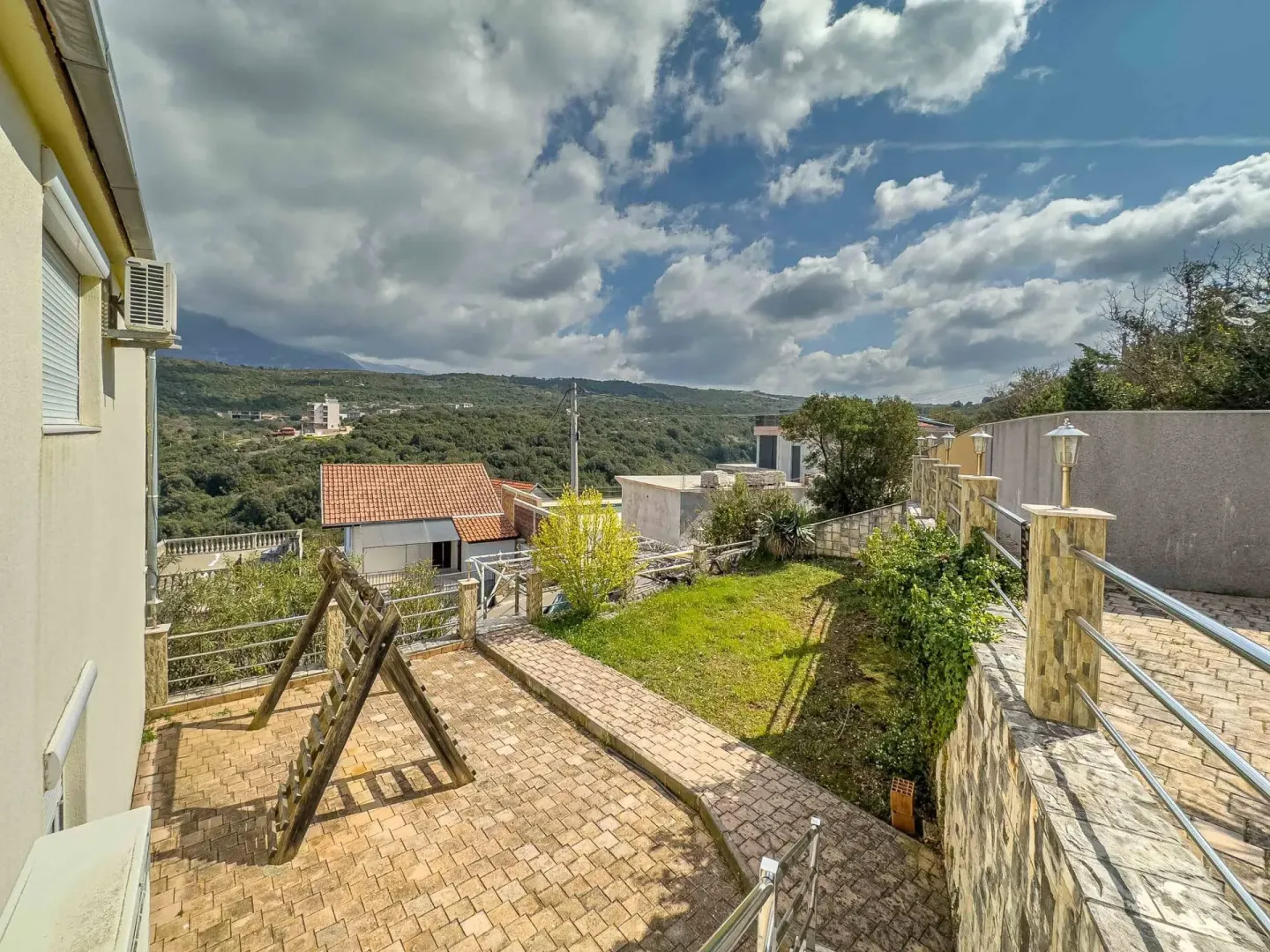 Prodaja, kuća, 160m², Utjeha, Bar