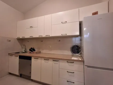 Rent, apartment, 98m², Drac, Podgorica - image 6