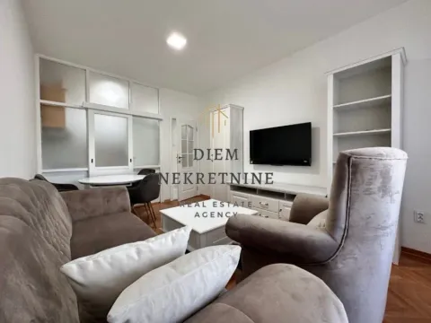 Izdavanje, dvosoban stan, 75m², Podgorica, Crna Gora - image 11