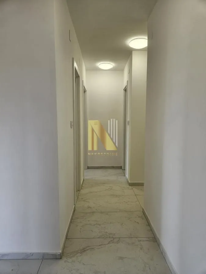 Prodaja, četvorosoban stan, 87m², Bulevar patrijarha Pavla, Novi Sad Sve Podlokacije