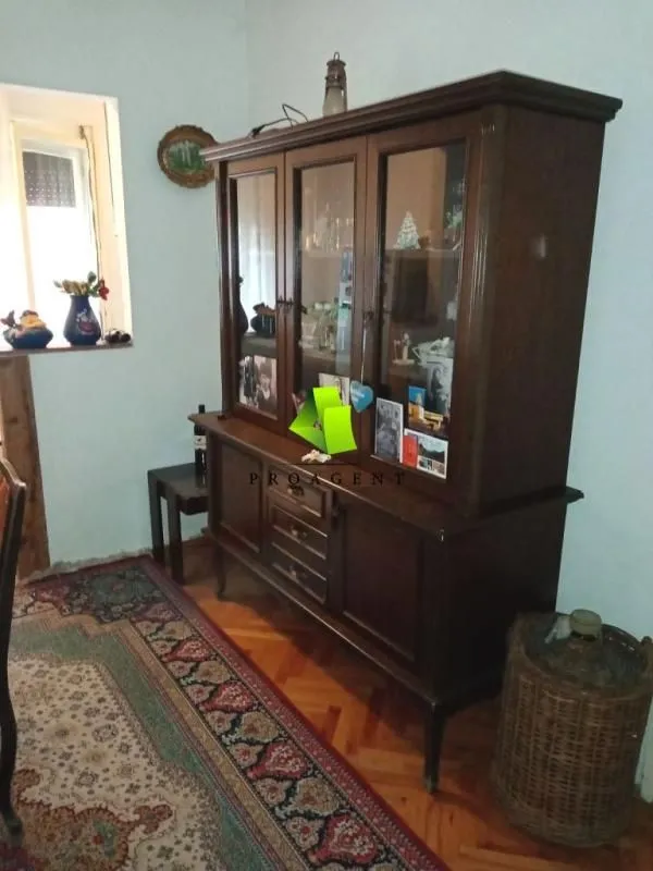 Prodaja, četvorosoban stan, 80m², Palilula, Niš