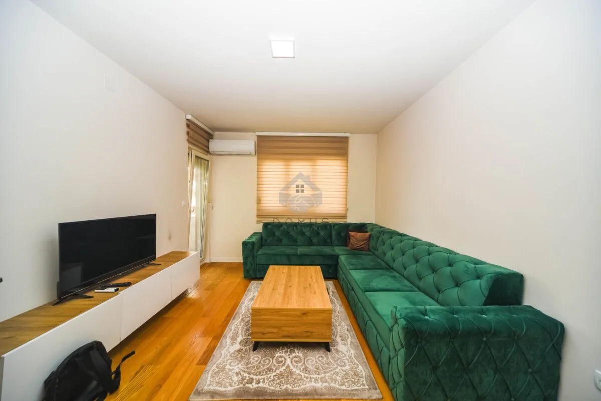 Izdavanje, jednosoban stan, 49m², Central Point, Podgorica
