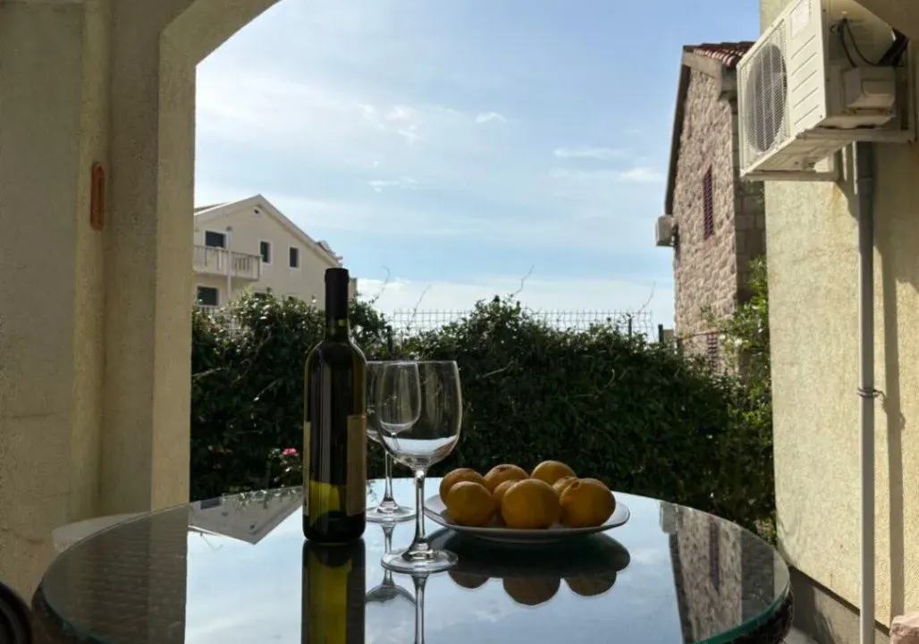 Sale, one bedroom apartment, 48m², Petrovac, Budva