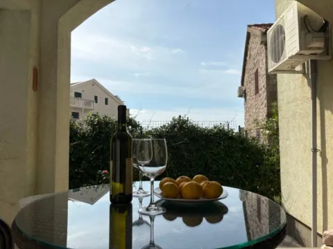 Sale, one bedroom apartment, 48m², Petrovac, Budva - image 1