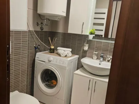 Rent, one bedroom apartment, 43m², Tološka šuma, Podgorica - image 5