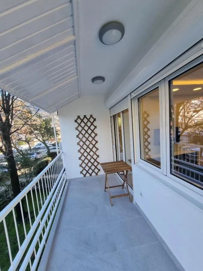 Rent, two bedroom apartment, 76m², Tivat, Crna Gora