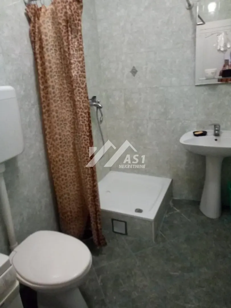 Izdavanje, jednosoban stan, 36m², Bulevar Evrope, Novi Sad Sve Podlokacije