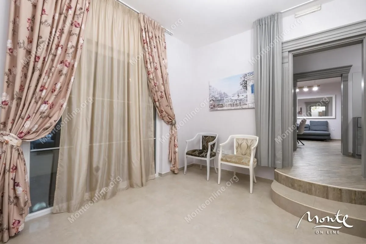 Prodaja, kuća, 198m², Tivat, Crna Gora
