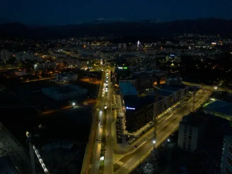 Izdavanje, poslovni prostor, 300m², Kod Capital Plaze, Podgorica - image 3