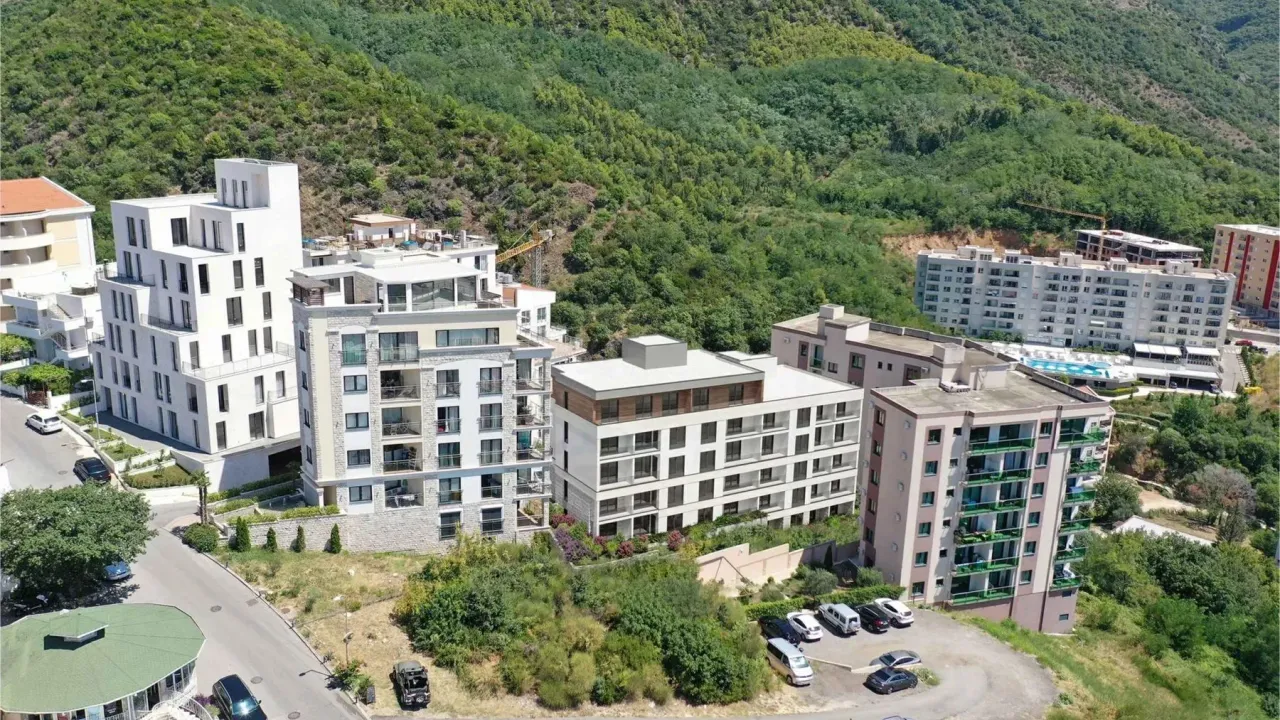 Sale, one bedroom apartment, 43m², Bečići, Budva