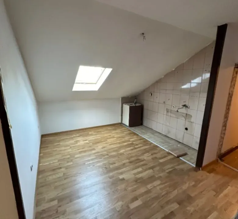 Prodaja, trosoban stan, 74m², Centar, Podgorica