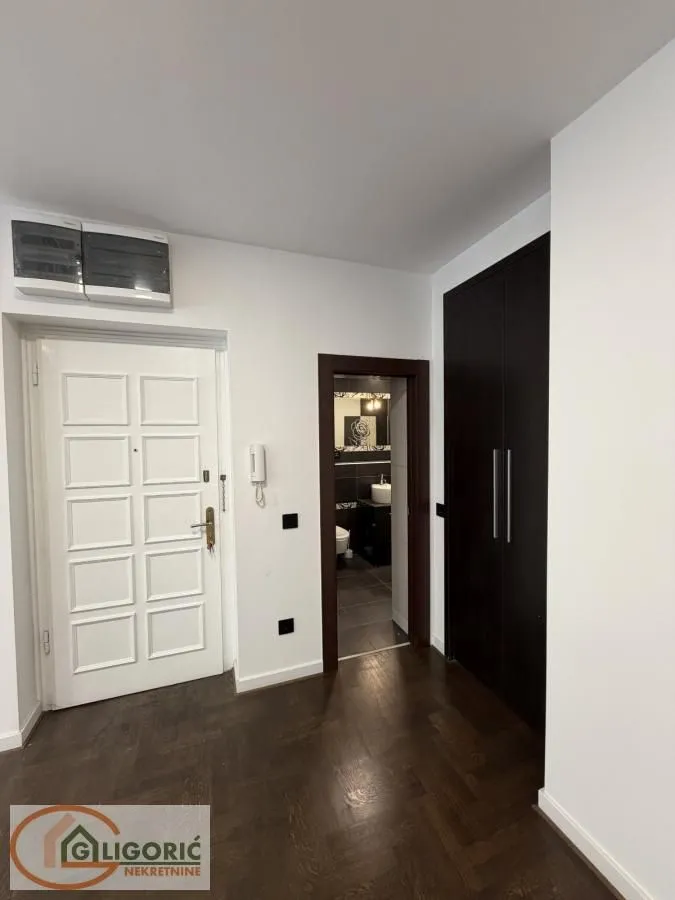 Sale, office space, 103m², Cvetni Trg, Vračar Sve Podlokacije