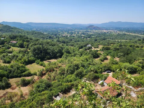 Pogled sa imanja na prirodu i okolno naselje. - image 12
