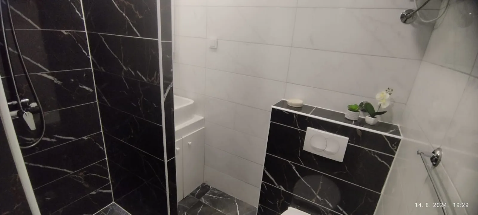 Izdavanje, garsonjera, 30m², Sveti Stefan, Budva