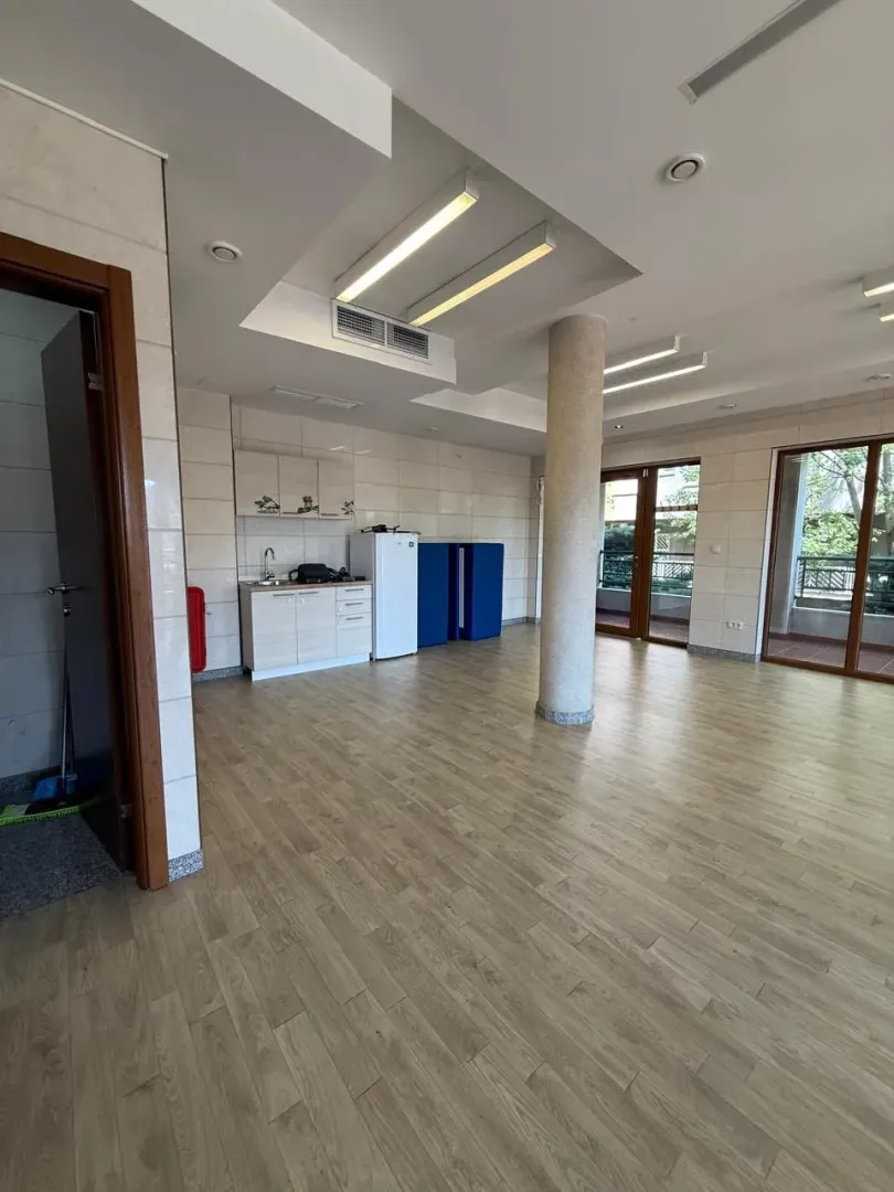 Rent, office space, 68m², Momišići, Podgorica