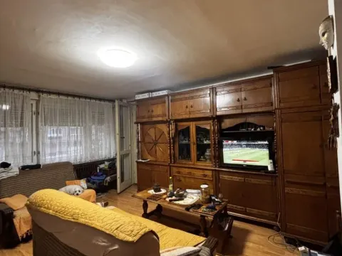 Prodaja, trosoban stan, 78m², Bulevar, Niš