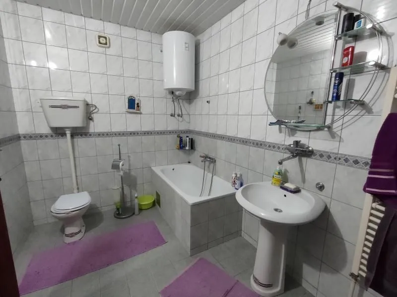 Prodaja, trosoban stan, 84m², Socijalno, Novi Sad Sve Podlokacije