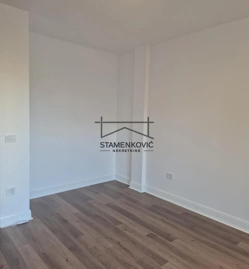 Izdavanje, četvorosoban stan, 95m², Adamovićevo Naselje, Novi Sad Sve Podlokacije
