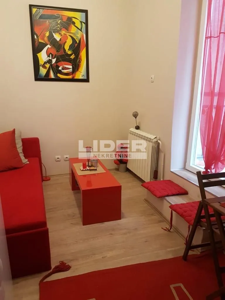 Izdavanje, dvosoban stan, 50m², Stari Grad, Beograd