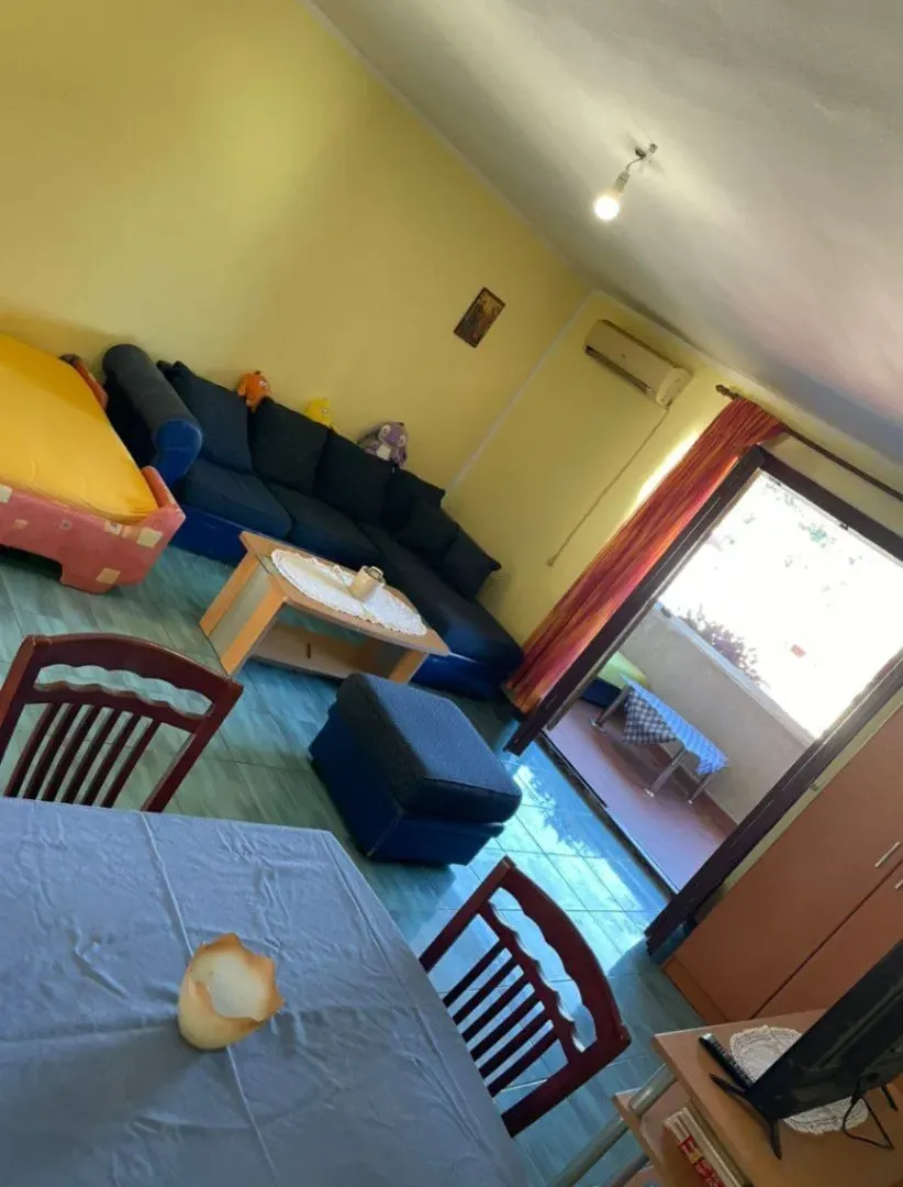 Izdavanje, jednosoban stan, 42m², Bijela, Herceg Novi