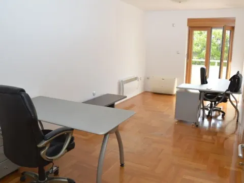 Rent, office space, 52m², Preko Morače, Podgorica - image 2