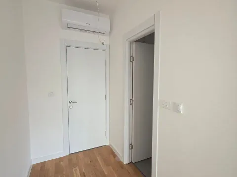 Sale, two bedroom apartment, 65m², Bečići, Budva - image 1