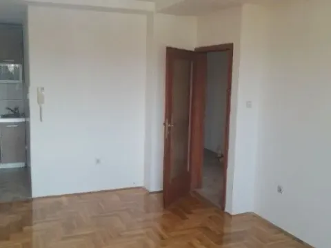 Sale, one bedroom apartment, 56m², Podgorica, Crna Gora - image 2