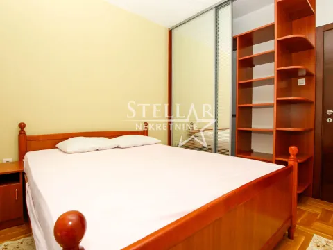 Izdavanje, dvosoban stan, 73m², Blok 9, Podgorica - image 13