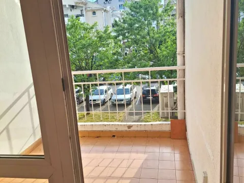 Rent, two bedroom apartment, 73m², Makedonsko naselje, Bar - image 10