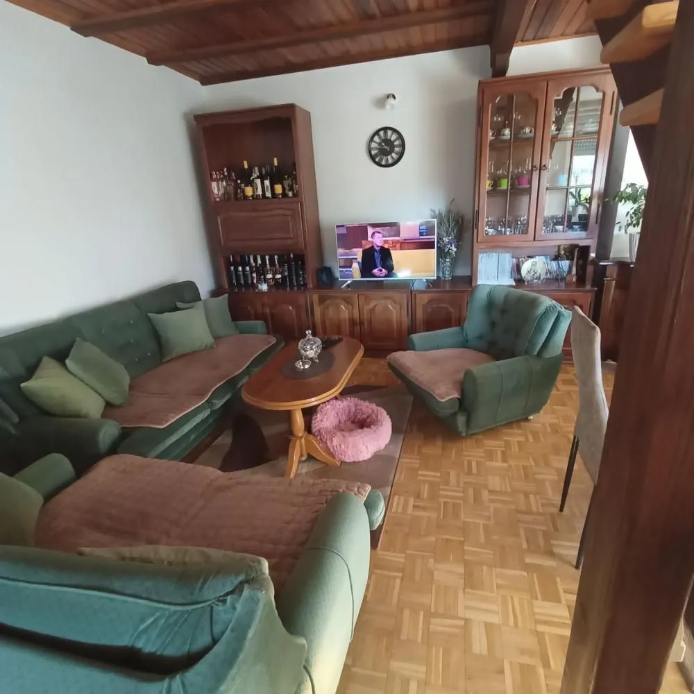 Izdavanje, četvorosoban stan, 85m², Kumodraž 1, Kumodraž Sve Podlokacije