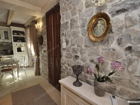 Prodaja, kuća, 105m², Tivat, Crna Gora - image 9