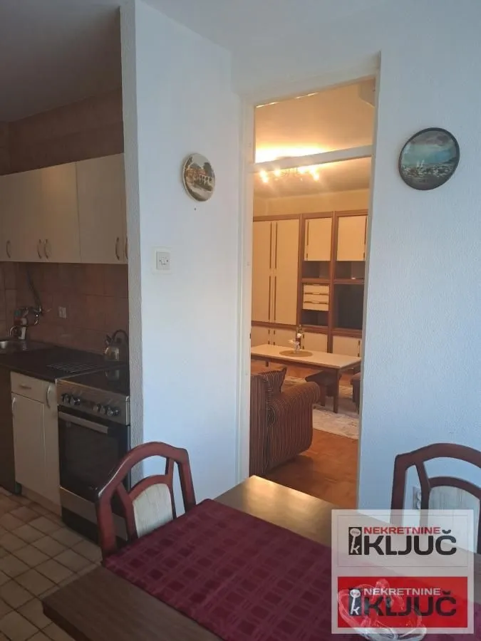 Izdavanje, jednosoban stan, 55m², Bulevar Oslobodjenja, Novi Sad Sve Podlokacije