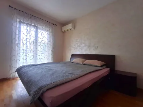 Rent, three bedroom apartment, 120m², City Kvart, Podgorica - image 8