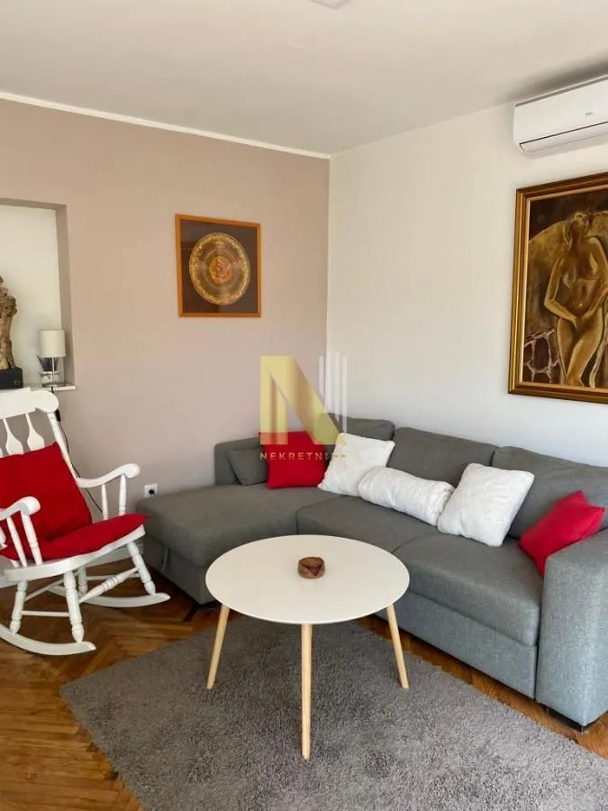 Prodaja, kuća, 150m², Rakovac, Novi Sad Sve Podlokacije
