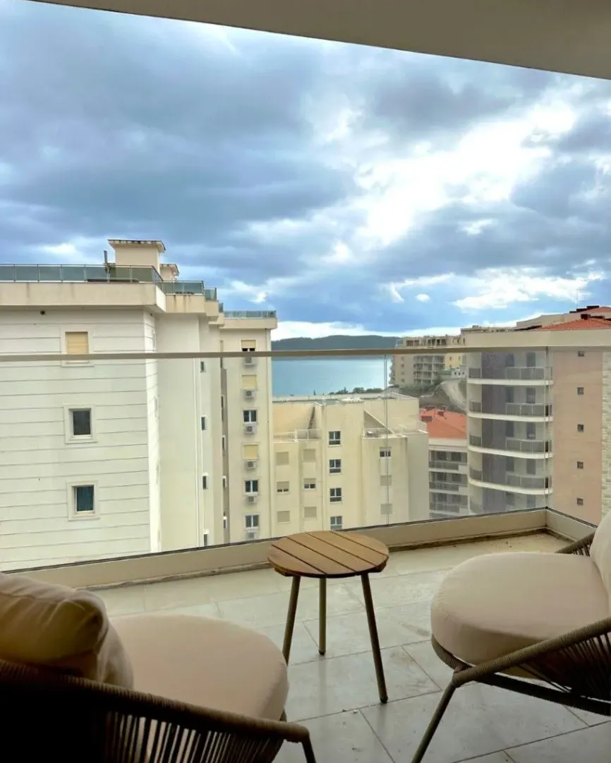 Prodaja, dvosoban stan, 74m², Bečići, Budva