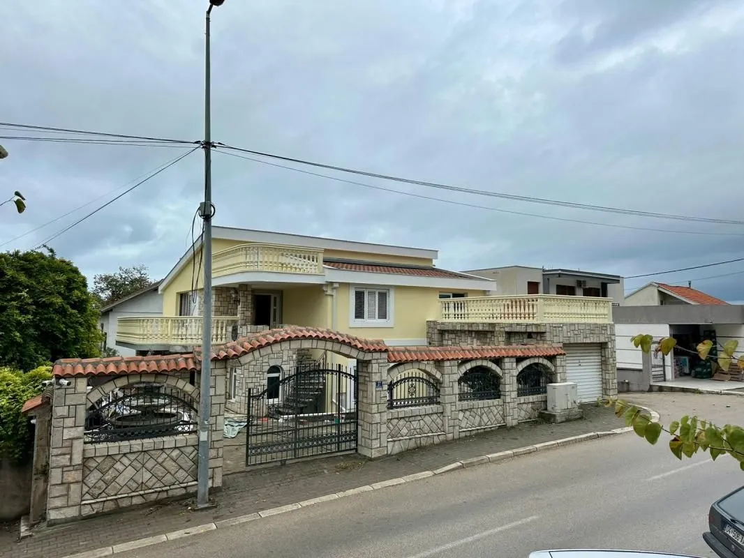 Sale, house, 180m², Bjeliši, Bar