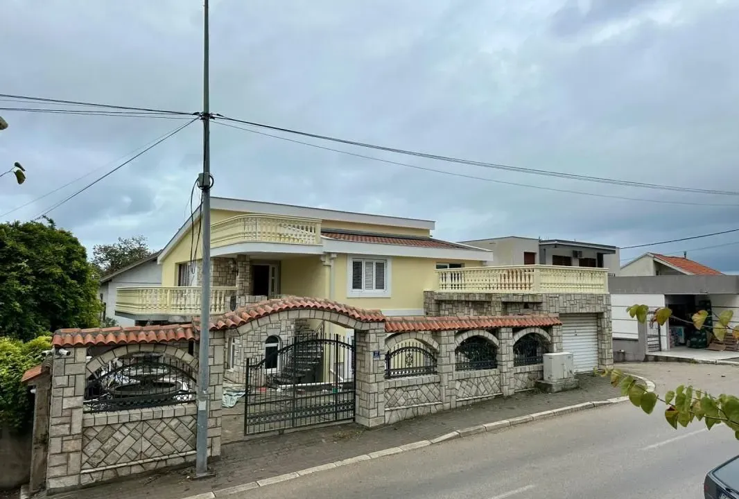 Sale, house, 180m², Bjeliši, Bar