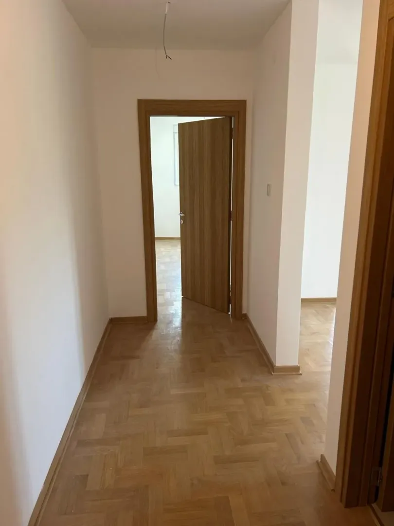 Prodaja, trosoban stan, 65m², Kluz, Zvezdara Sve Podlokacije