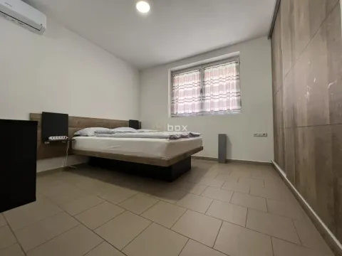 Prodaja, kuća, 174m², Centar, Niš - image 8