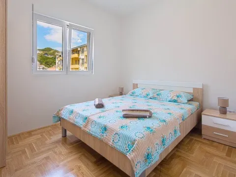 Rent, one bedroom apartment, 41m², Budva, Crna Gora - image 13