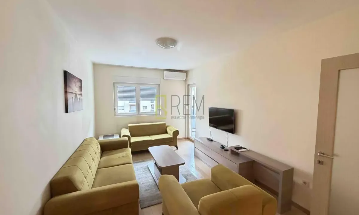 Izdavanje, dvosoban stan, 72m², City Kvart, Podgorica