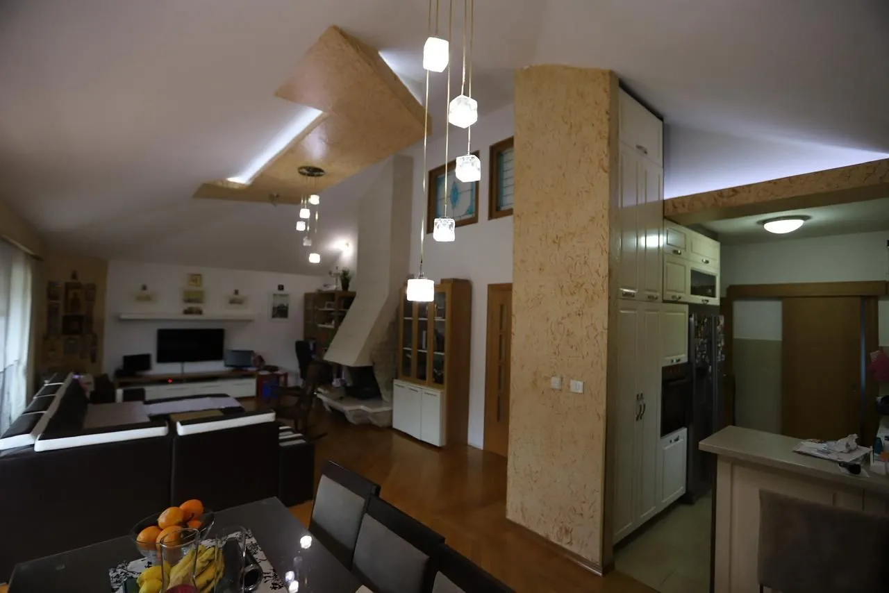 Prodaja, trosoban stan, 136m², Centar, Podgorica