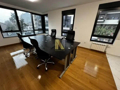 Izdavanje, poslovni prostor, 65m², Rotkvarija, Novi Sad Sve Podlokacije - image 2