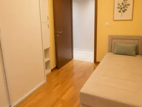 Rent, two bedroom apartment, 70m², City Kvart, Podgorica - image 7