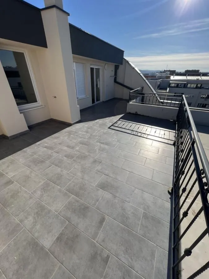 Prodaja, stan, 207m², Telep, Novi Sad Sve Podlokacije