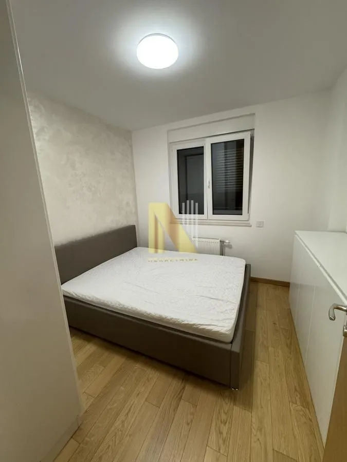Izdavanje, dvosoban stan, 58m², Centar, Novi Sad