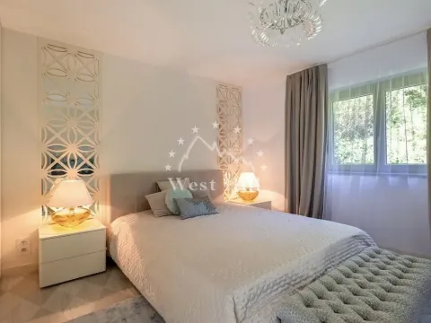 Sale, house, 423m², Lepetani, Tivat - image 33