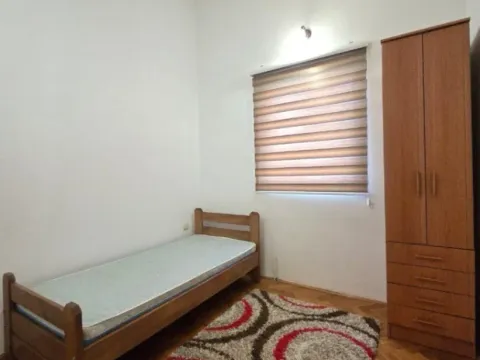 Izdavanje, kuća, 170m², Gornja Gorica, Podgorica - image 5