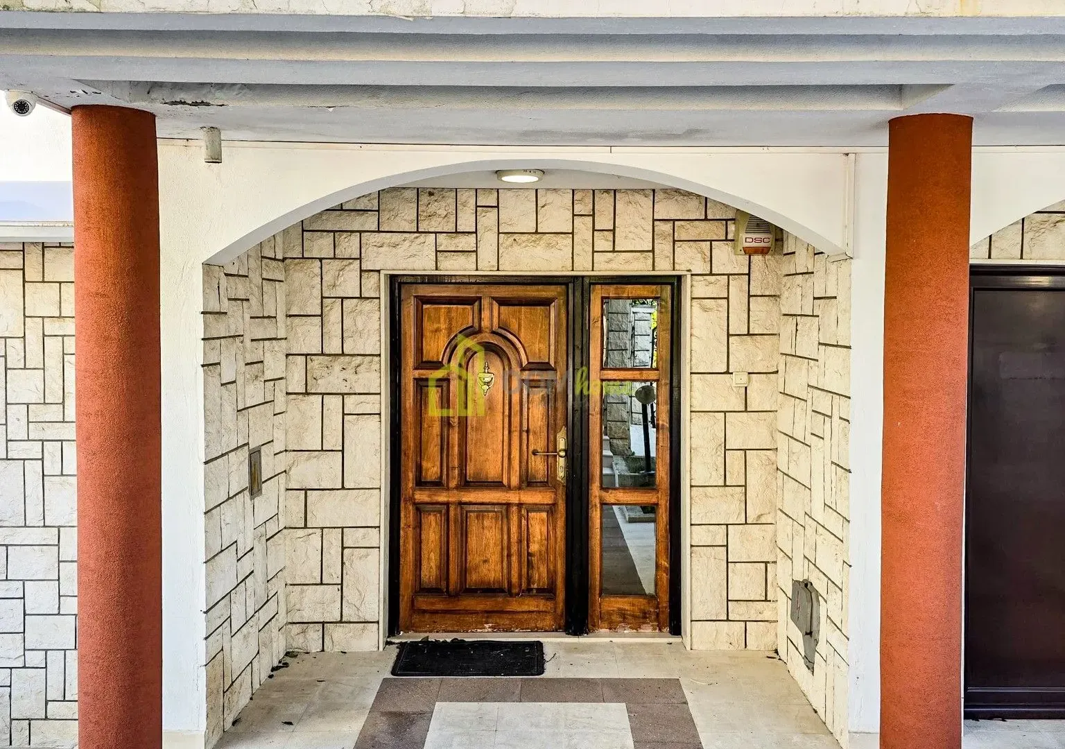 Rent, house, 380m², Gorica C, Podgorica